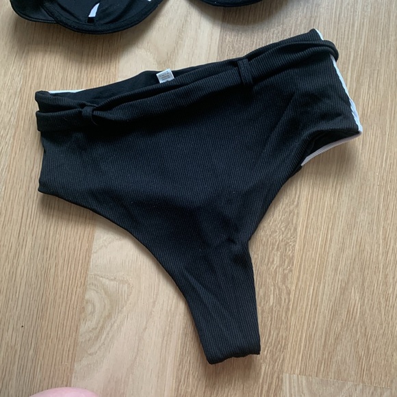 Black and white minimalist bikini with padding high waisted cheeky swimsuit - Picture 6 of 7